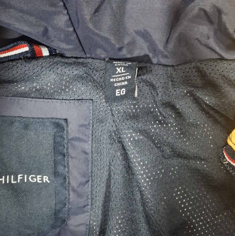 Tommy Hilfiger Yellow and Black Jacket 🚭SMOKE FREE HOME - Picture 6 of 10